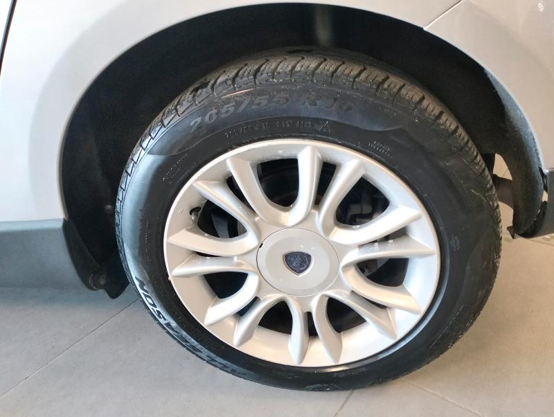 Lancia Delta 1.6 mjt Gold 120cv dpf Cerchi Pelle sensori