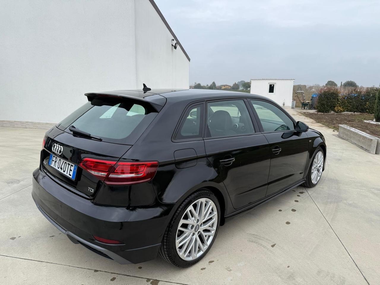 Audi A3 SPB 1.6 TDI S-Line interno esterno