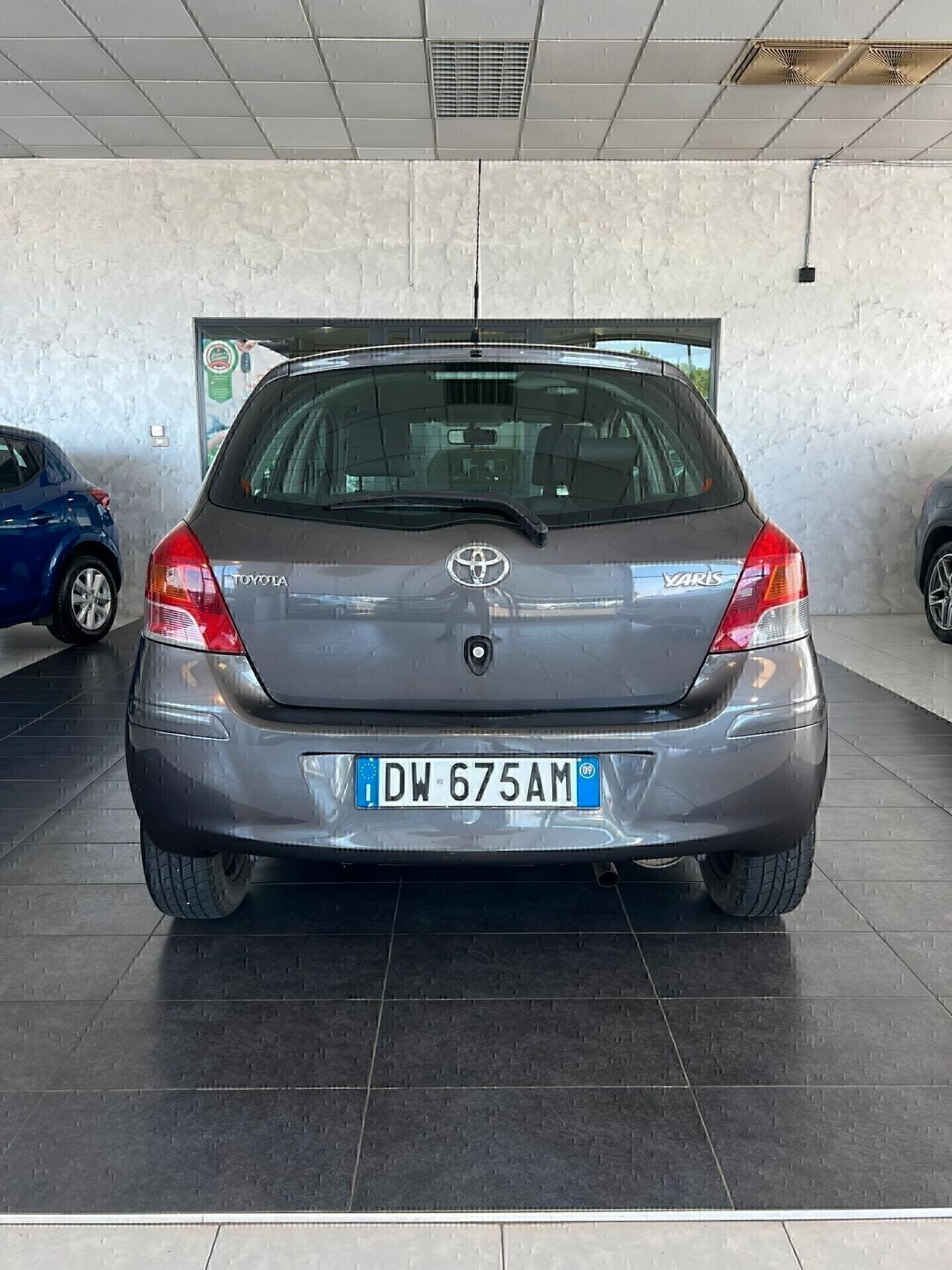 Toyota Yaris 1.3 5 porte Sol