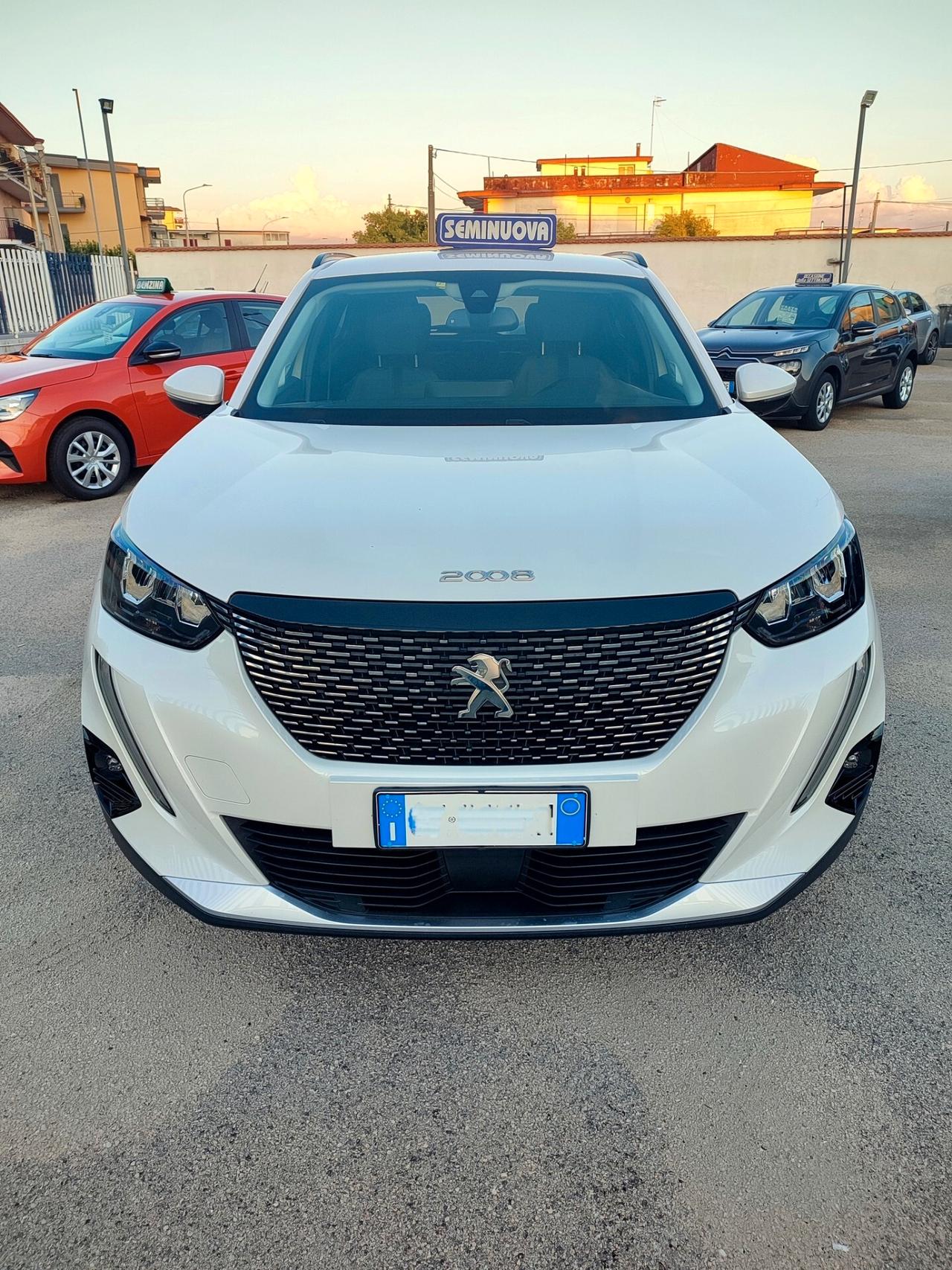 Peugeot 2008 1.2 bz Allure con 25.000 chilometri