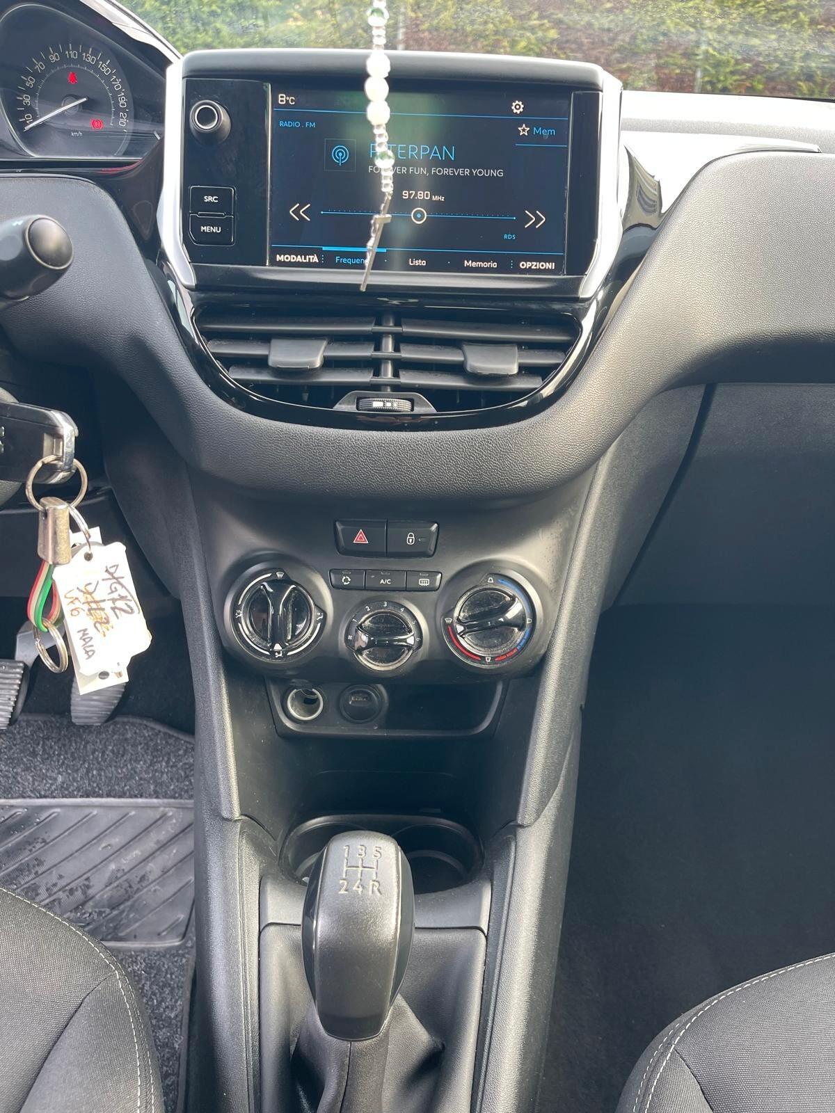 Peugeot 208 PureTech 82 5 porte Allure