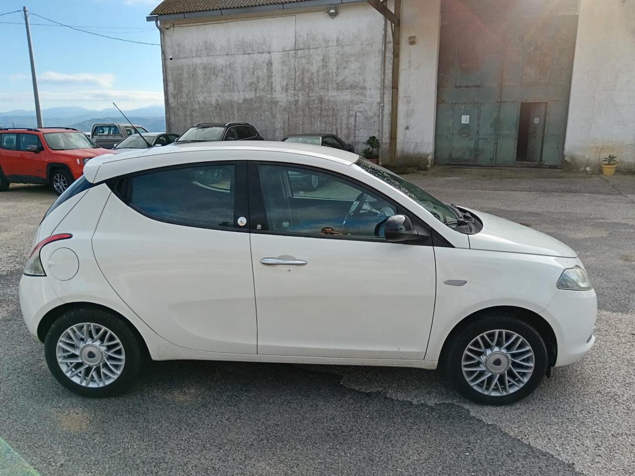 Lancia Ypsilon 1.2 69 CV 5 porte GPL Ecochic Gold