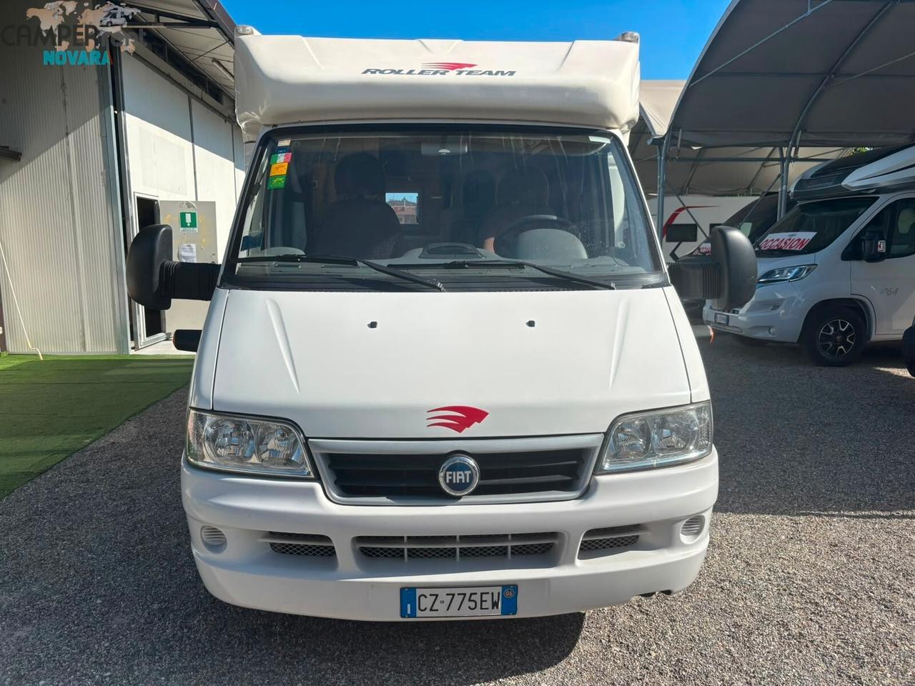 ROLLER TEAM GRANDUCA 255 P - SEMINTEGRALE CON LETTO ALLA FRANCESE ED AMPIO GARAGE (foro 92 x 61)