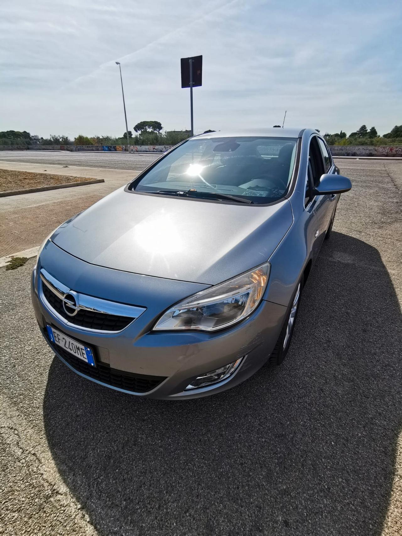 Opel Astra 1.7 CDTI 110CV 5P. Cosmo 12/2010