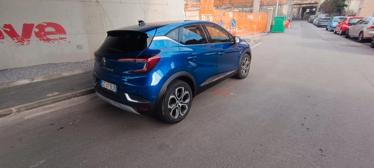 Renault Captur Plug-in Hybrid E-Tech 160 CV Intens