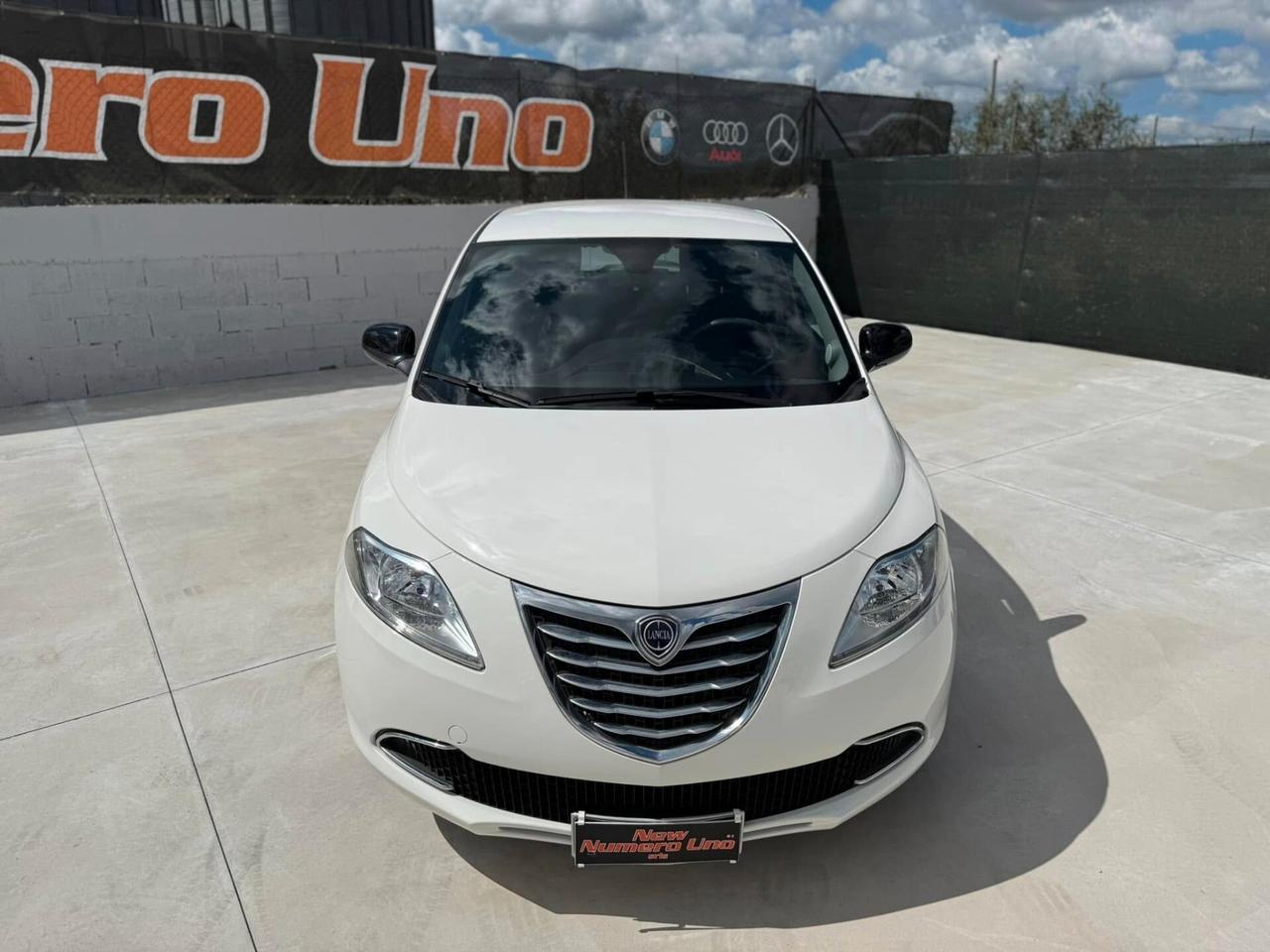 Lancia Ypsilon 1.2 69 CV 5P Gold 2015