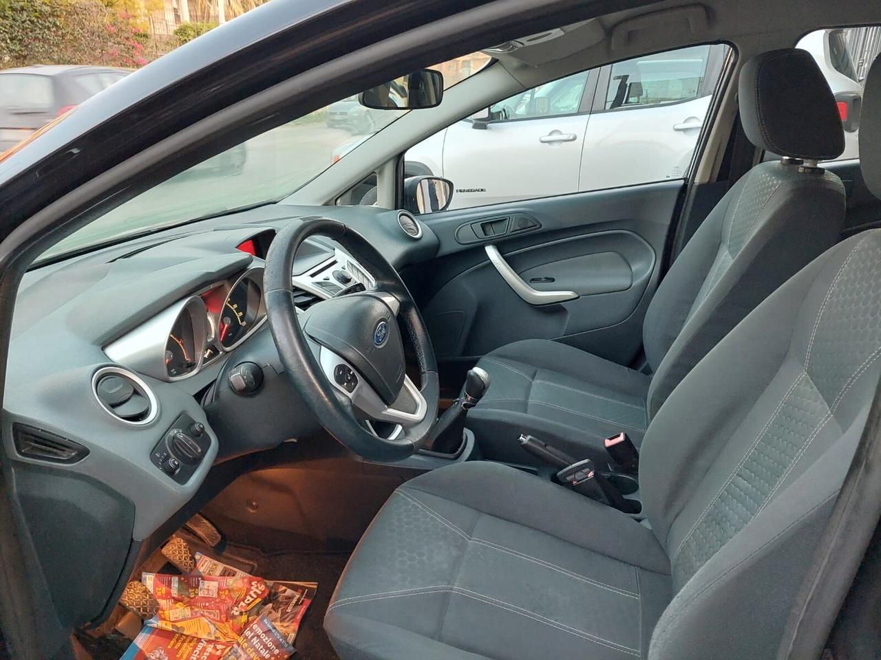 Ford Fiesta 1.4 TDCi 68CV 5 porte Titanium