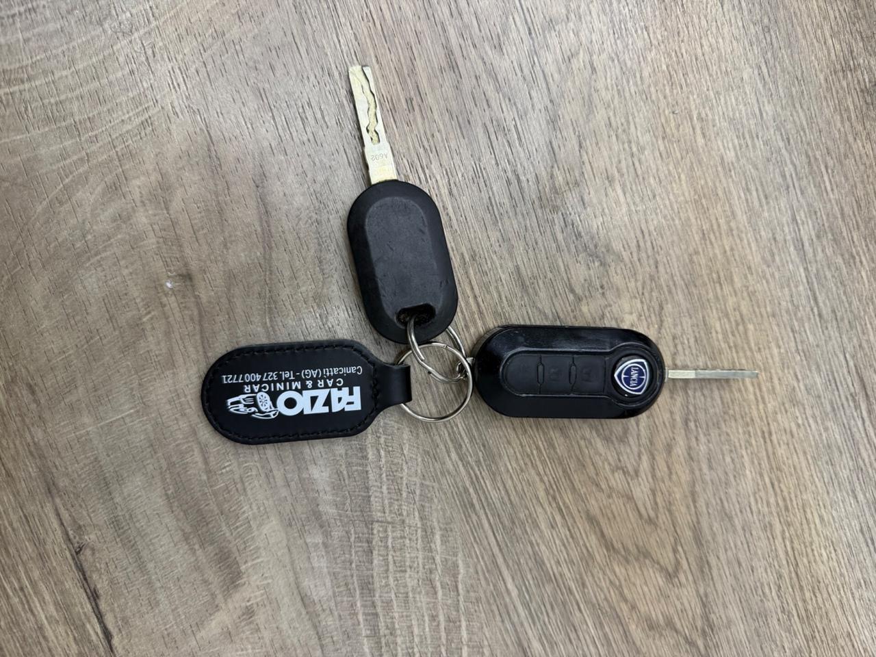 Lancia Ypsilon 1.2 69Cv