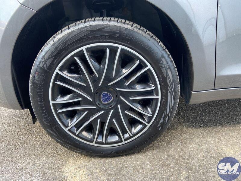 Lancia Ypsilon 1.0 FireFly 5 porte S&S Hybryd Gold