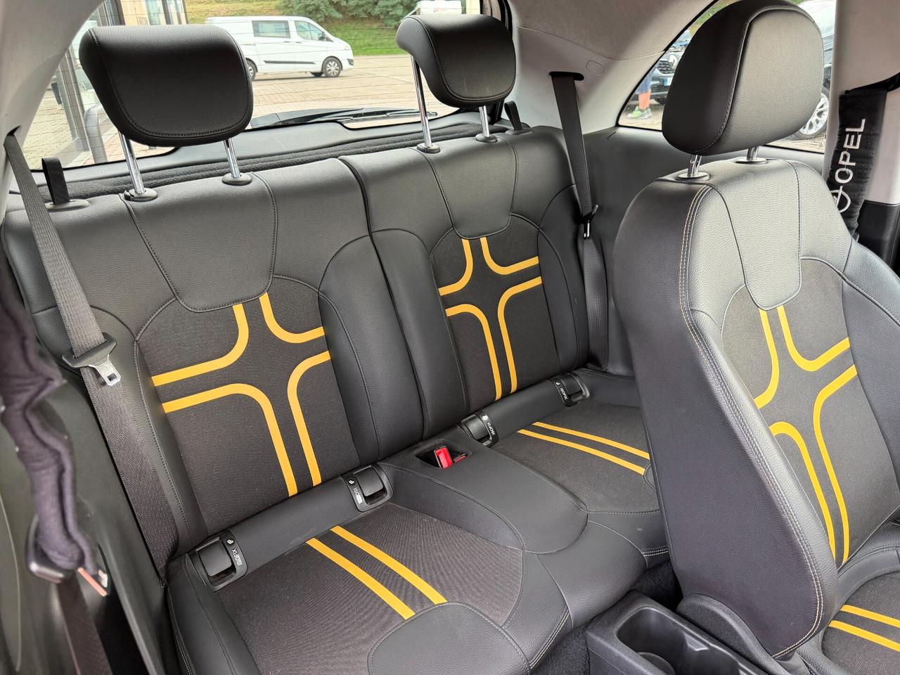 Opel Adam 1.4 100 CV VALENTINO ROSSI VR46