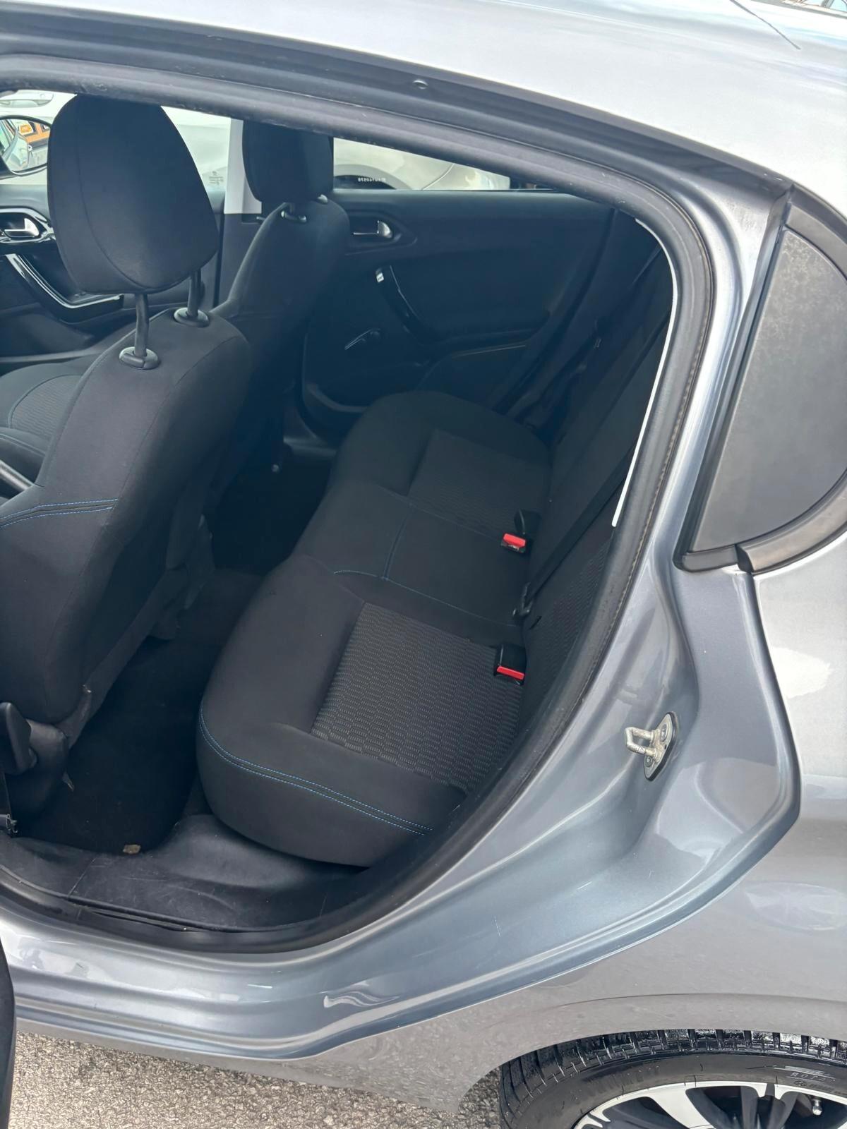 Peugeot 208 BlueHDi 100 S&S 5 porte Signature