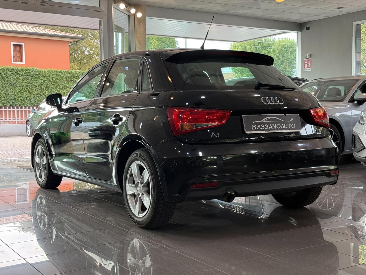Audi A1 Sportback 1.0 tfsi 82cv NEOPATENTATI 23.000 KM!!!