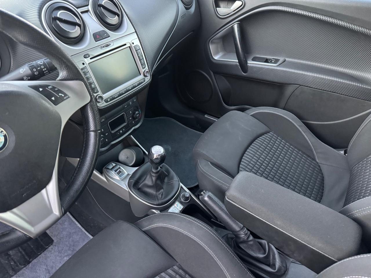 Alfa Romeo MiTo 1.6 JTDm-2 S&S Distinctive Sport Pack