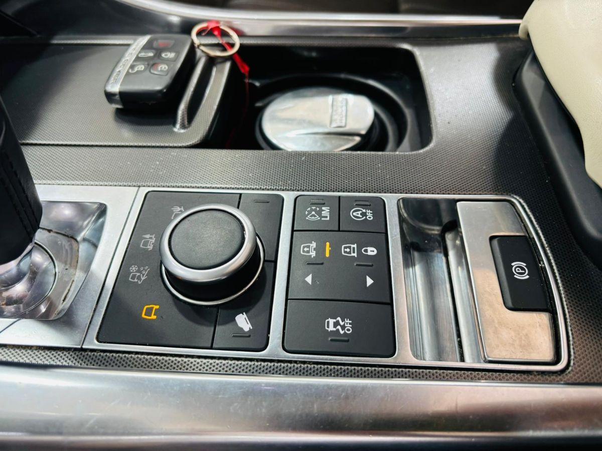 Land Rover Range Rover Sport 3.0 TDV6 HSE Dynamic Full