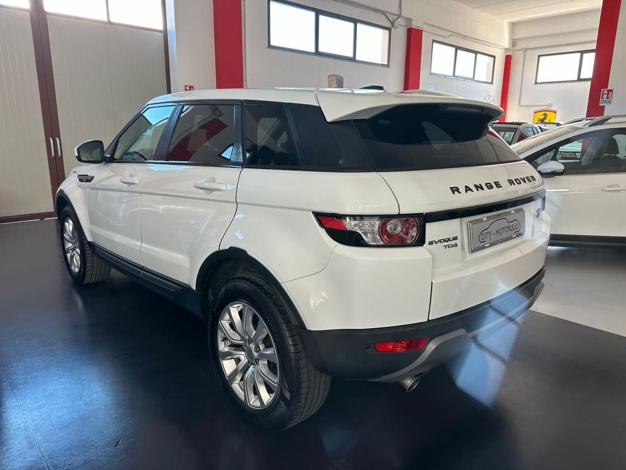 Land Rover Evoque 2.2 Sd4 5p. Pure