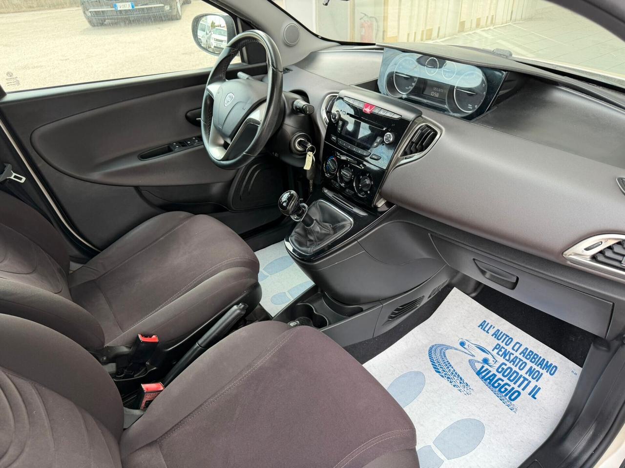 Lancia Ypsilon 1.2 69 CV 5p. GPL Ecochic Gold 2013 NEOPATENTATI