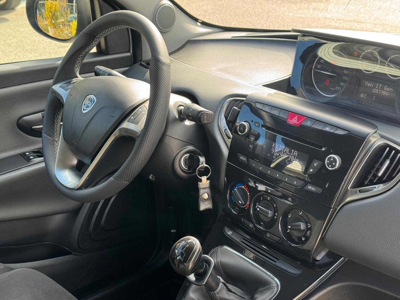 Lancia Ypsilon 1.2 69 CV 5 porte Gold