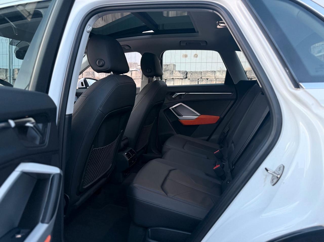 Audi Q3 35 TDI quattro S tronic/TETTO/PELLE/FULL