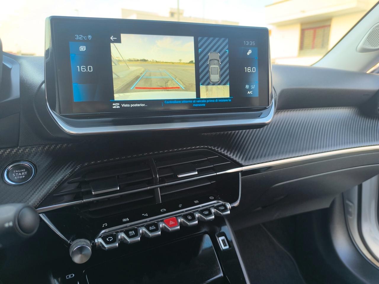 PEUGEOT 2008 1.5 DIESEL EAT8 ALLURE PACK NAVI 10 HD/COCKPIT/