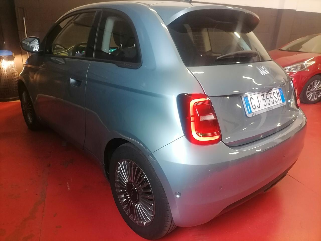 Fiat 500 500e Berlina 42 kWh La Prima