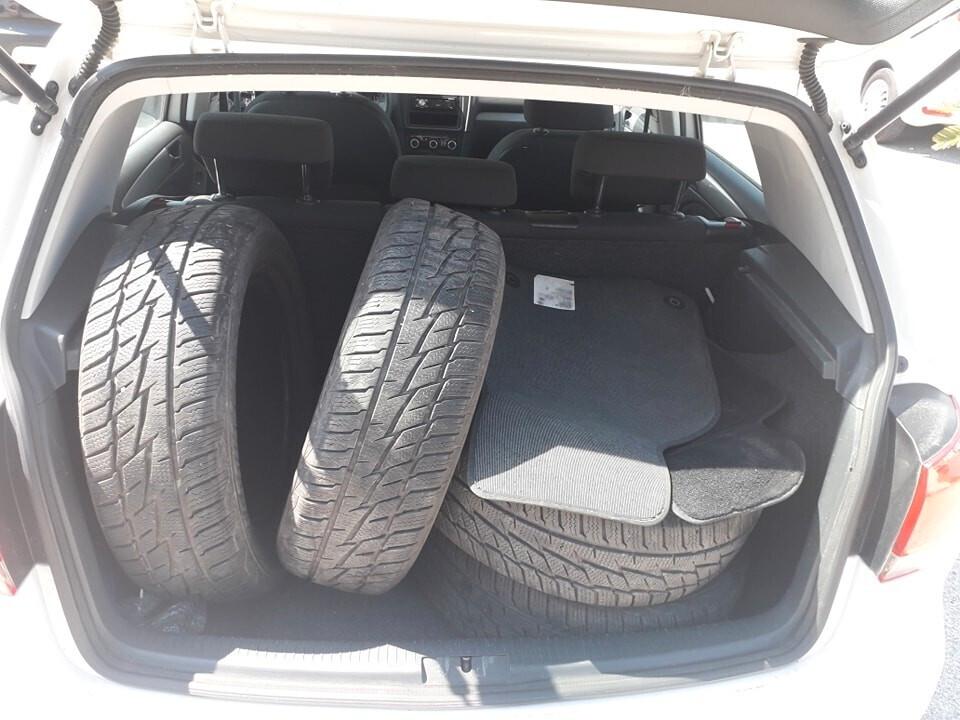 Volkswagen Golf 1.4b 5 porte compreso passaggio