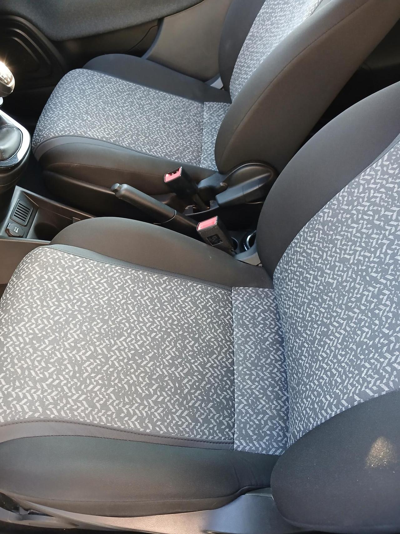 Lancia Ypsilon 1.0 FireFly 5 porte S&S Hybrid Ecochic Silver