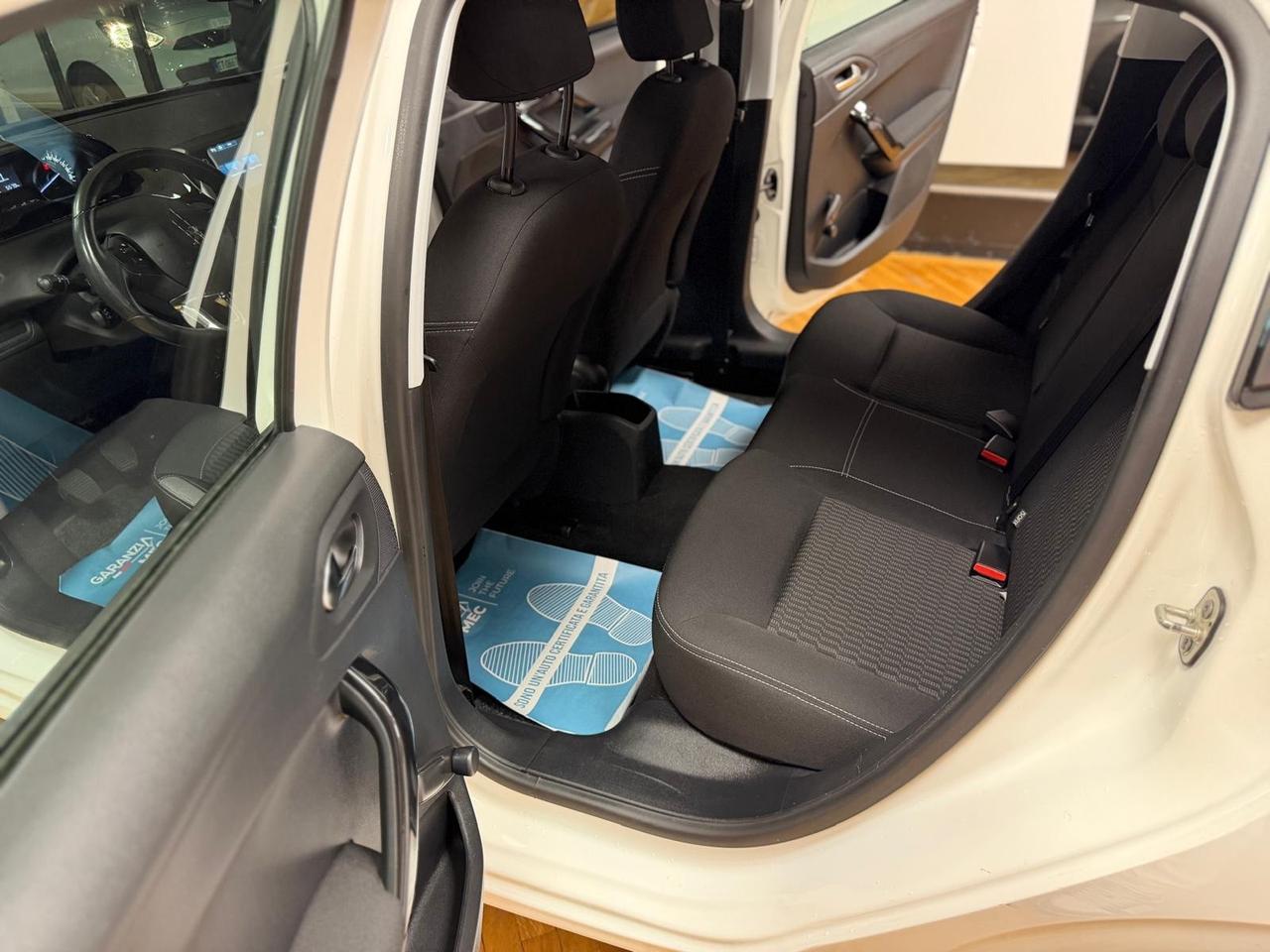 Peugeot 208 PureTech 82 5 porte Allure con soli 60000 km!!!