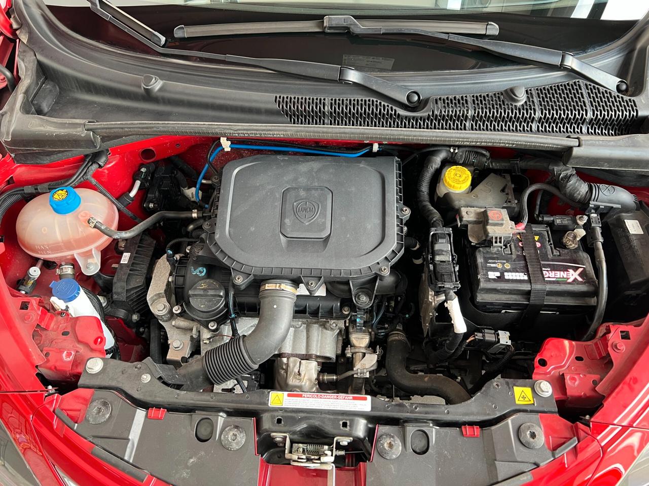 LANCIA YPSILON 1.0 70 CV HYBRID GOLD €185/MESE