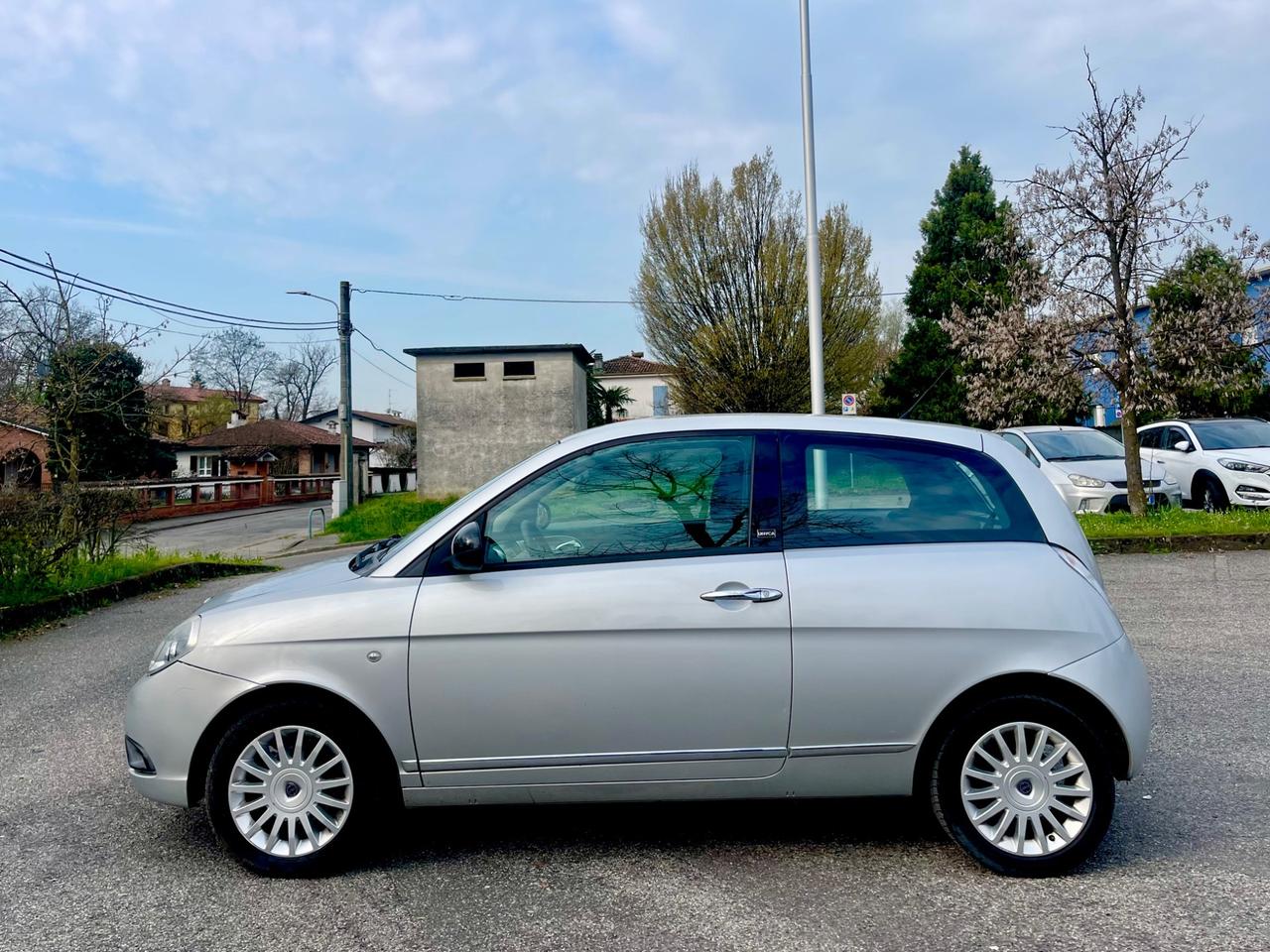 Lancia Ypsilon 1.2 69 CV Unyca
