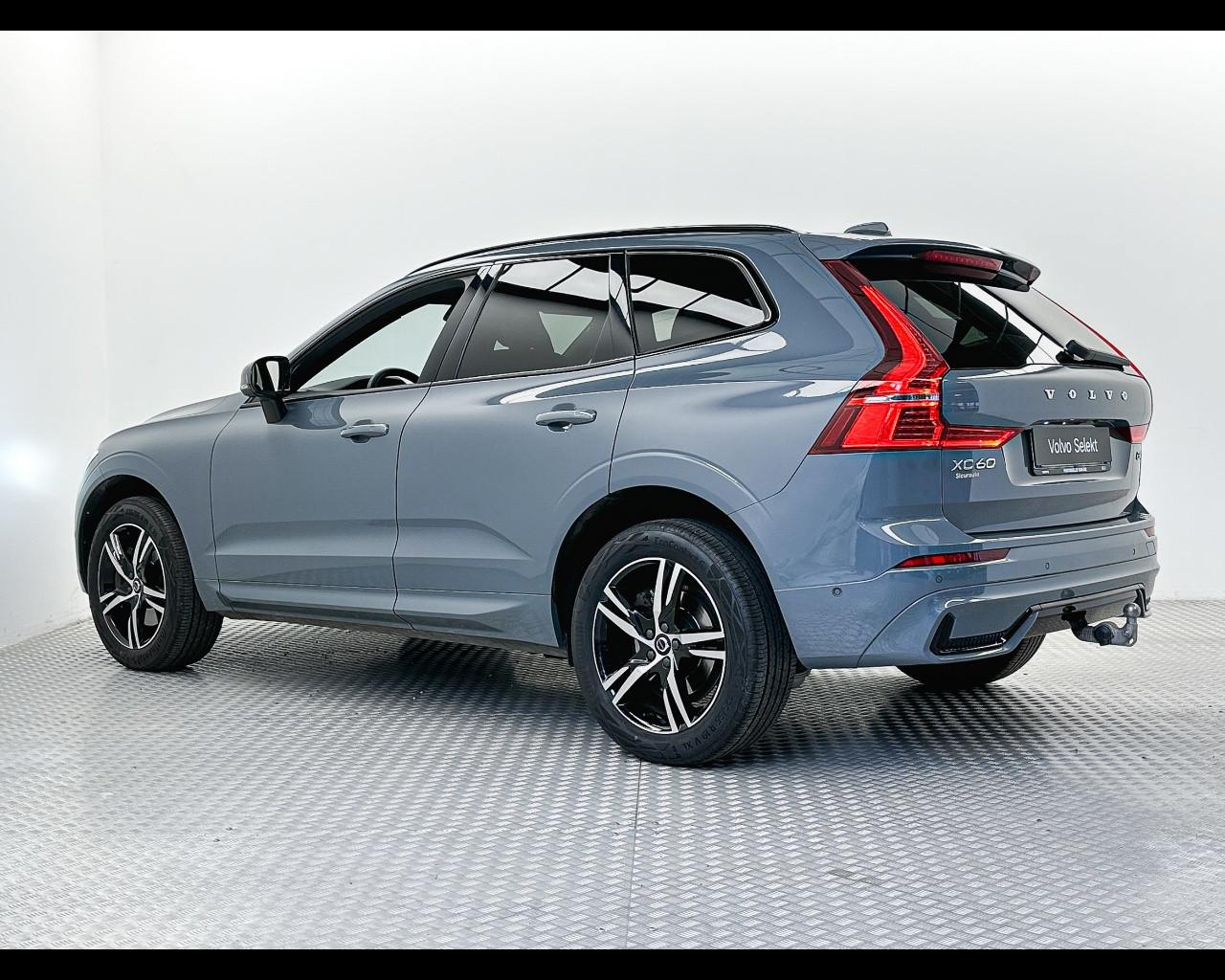 VOLVO XC60 (2017-->) - XC60 B4 (d) AWD automatico Plus Dark