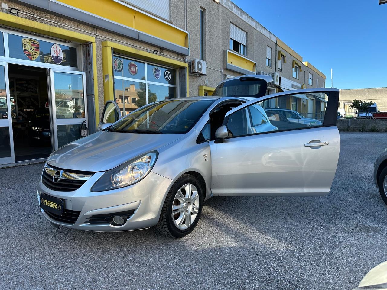Opel Corsa 1.2 3 porte Club