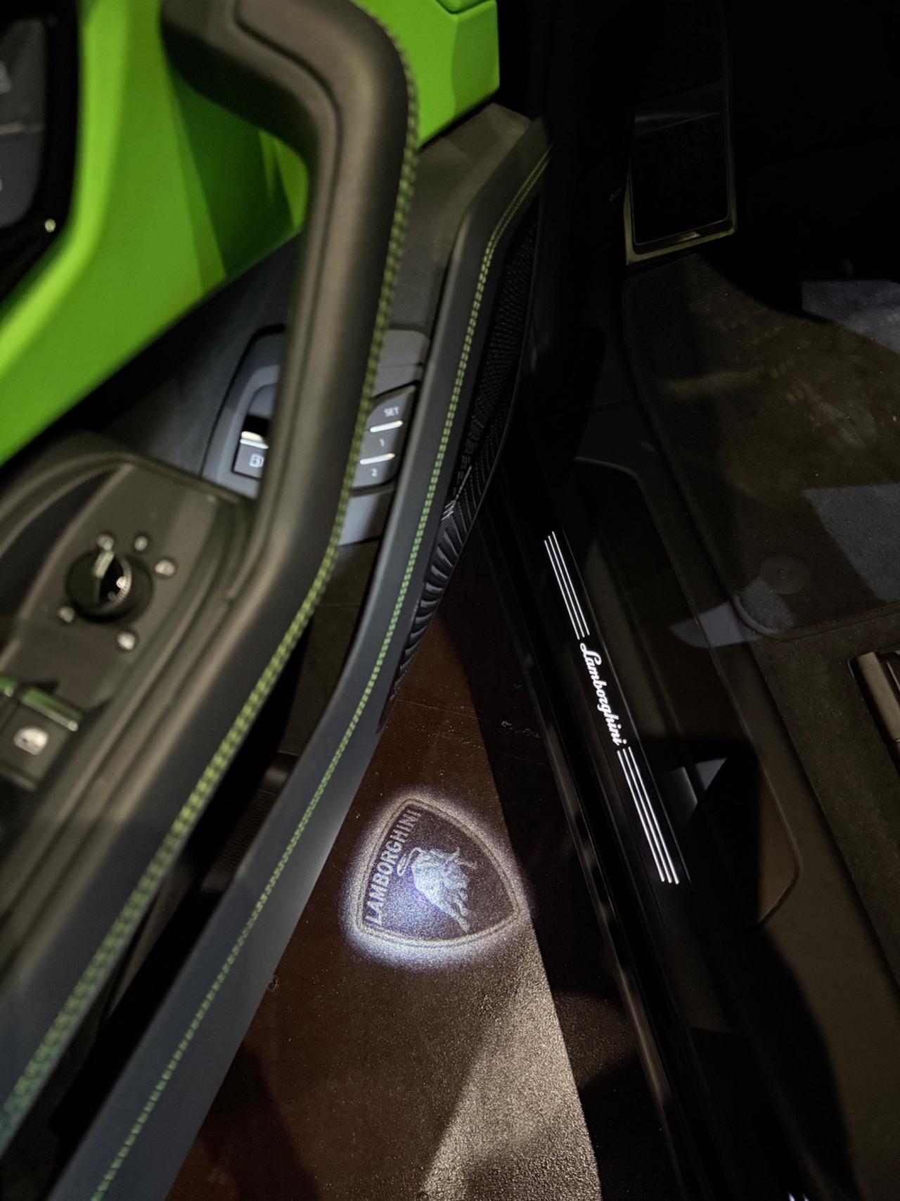 Lamborghini Urus 4.0 SE