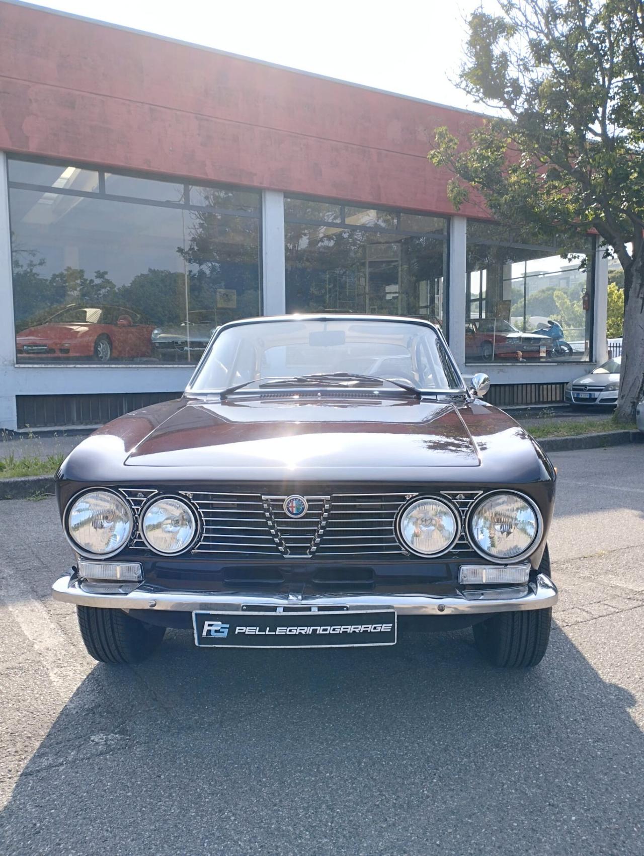 Alfa Romeo GT 1300 Unificata