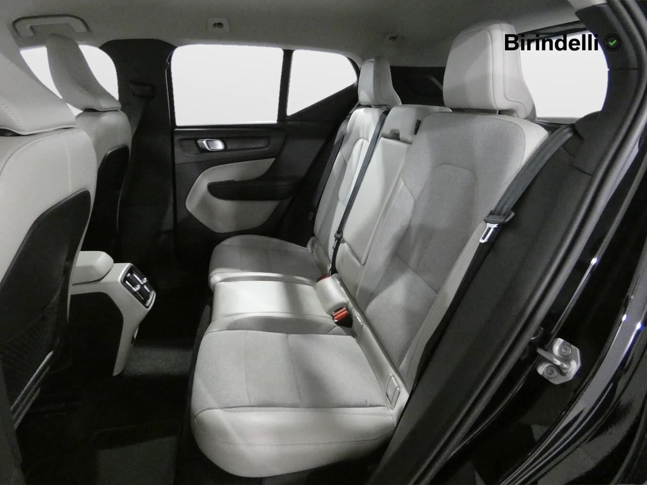 VOLVO XC40 (2017-->) - XC40 T3