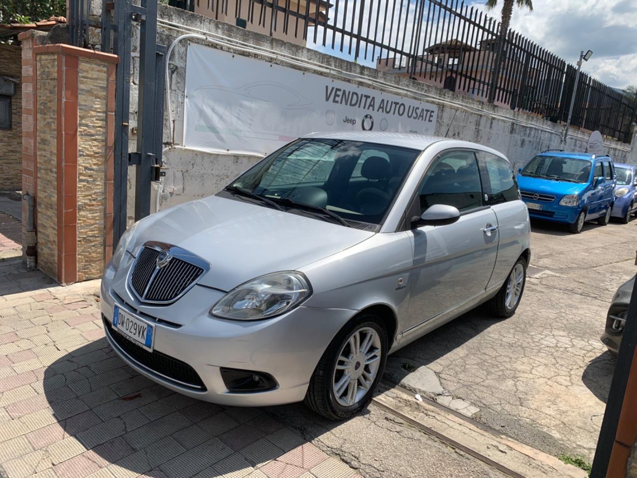 Lancia Ypsilon 1.4 Argento Ecochic GPL