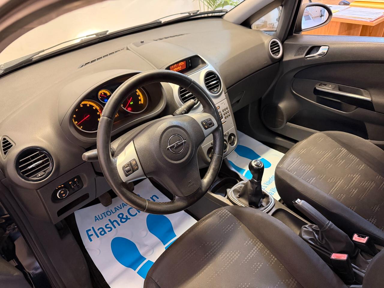 Opel Corsa 1.2 5p Cosmo FULL OP TAGLIANDATA NEOPATENTATI