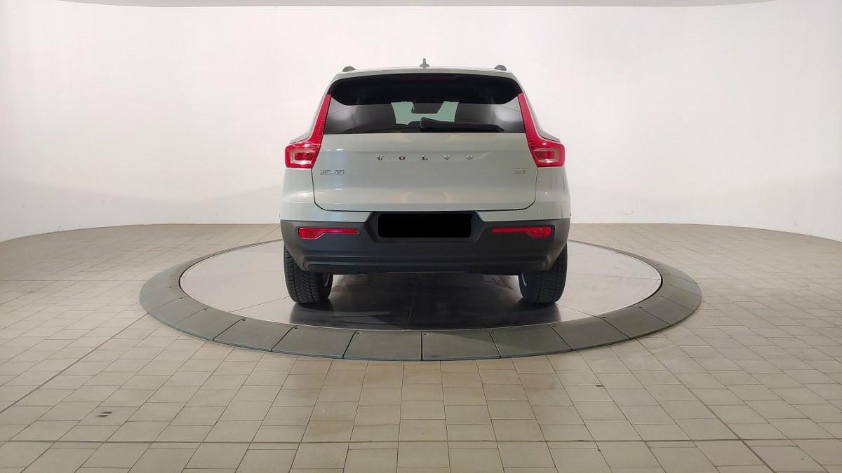 VOLVO Xc40 D3 Geartronic Momentum Core N-1