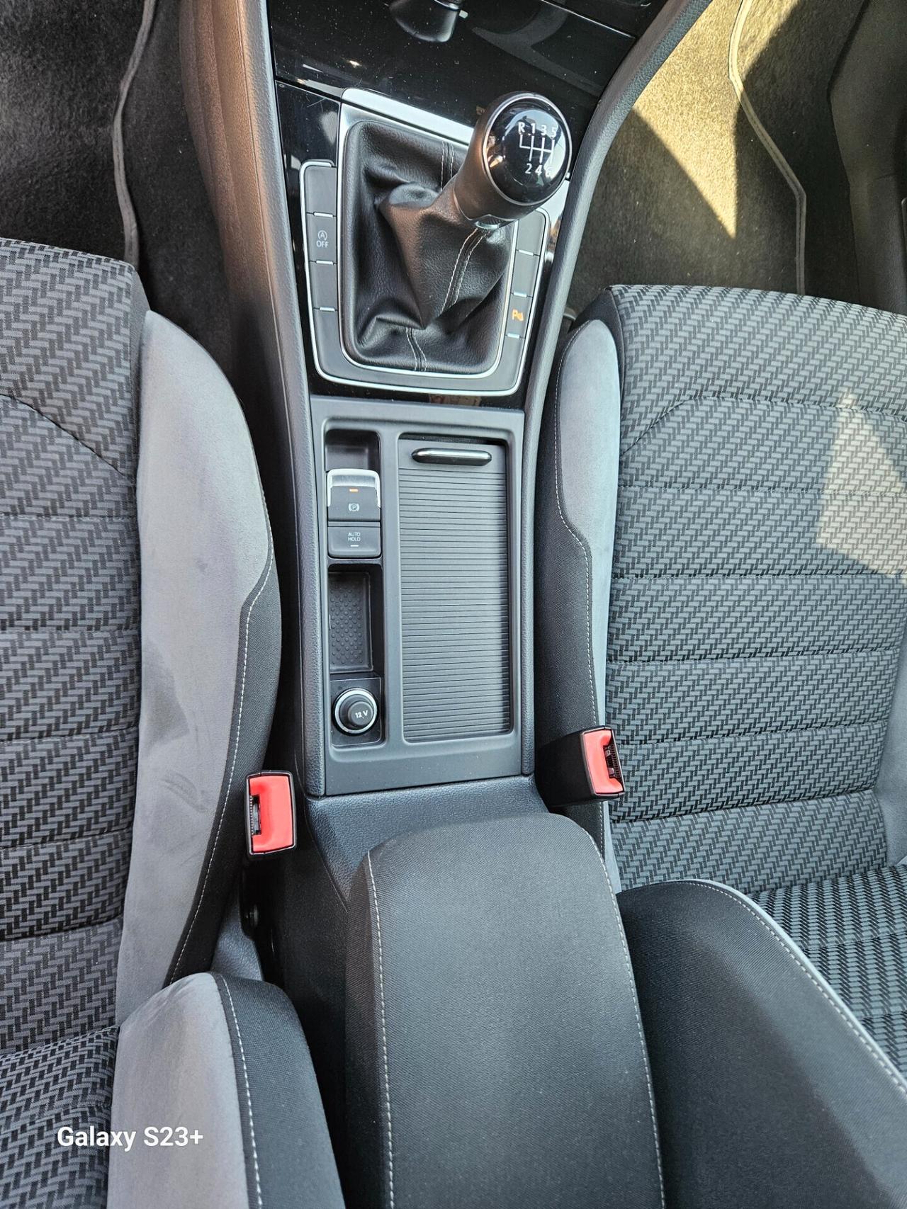 Volkswagen Golf 1.5 TSI ACT 5p. R line