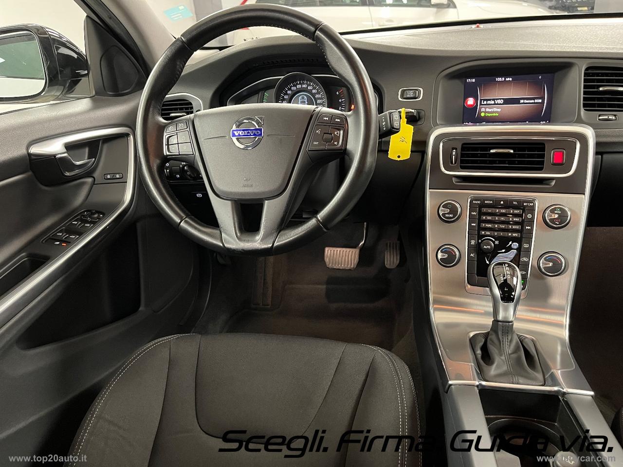 VOLVO V60 Cross Country D3 Geartronic Momentum