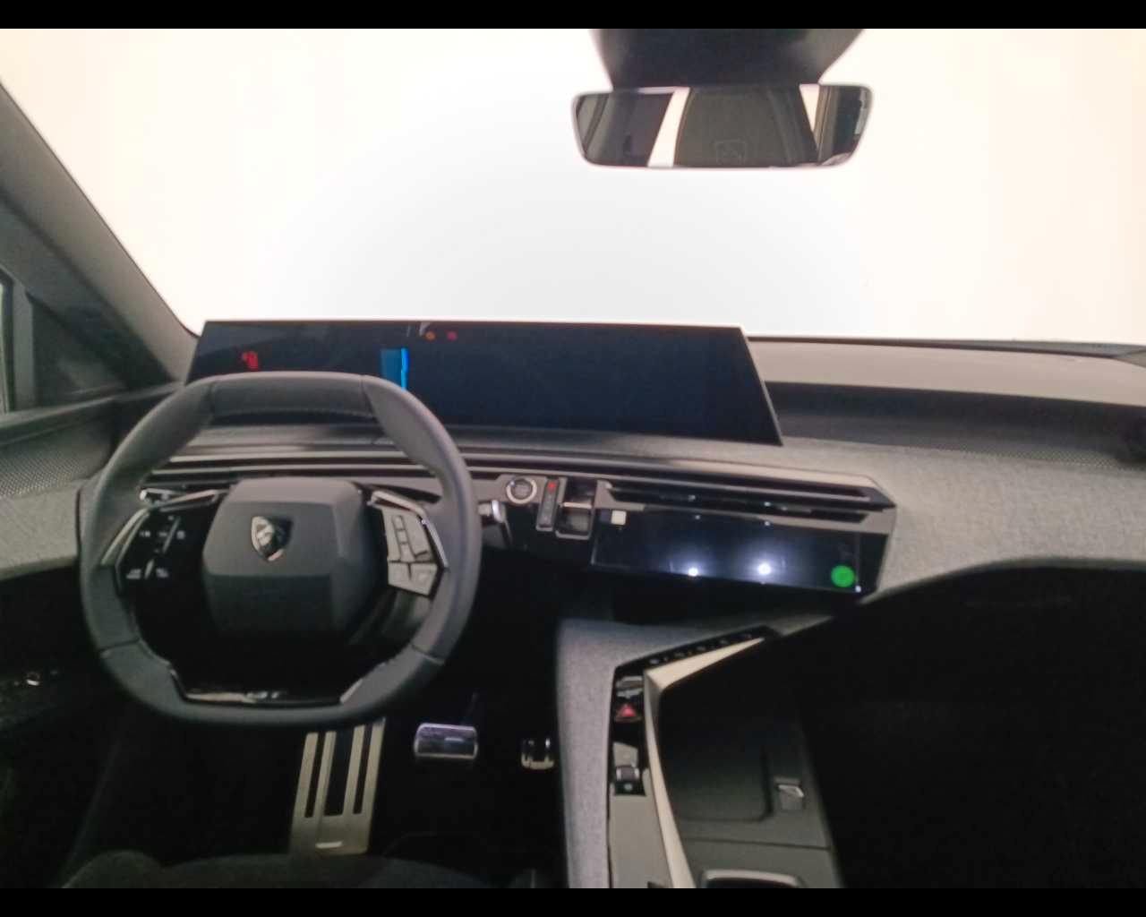 PEUGEOT Nuovo 5008 Hybrid 136 e-DCS6 GT