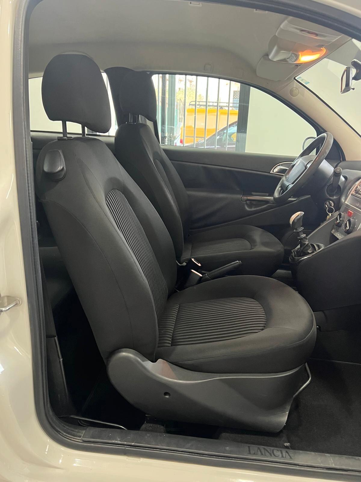 Lancia Ypsilon 1.4 Argento Ecochic GPL