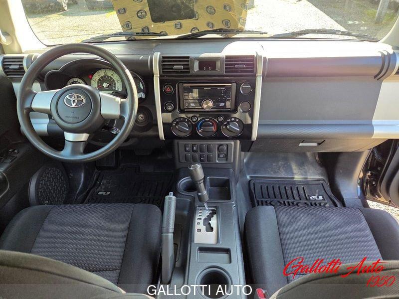 Toyota FJ Cruiser 4.0 benzina 239CV 2WD