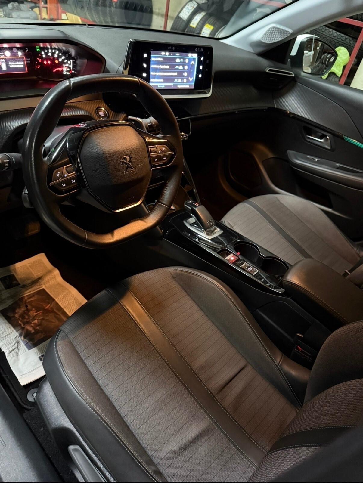 Peugeot 208 PureTech 100 Stop&Start EAT8 5 porte Allure