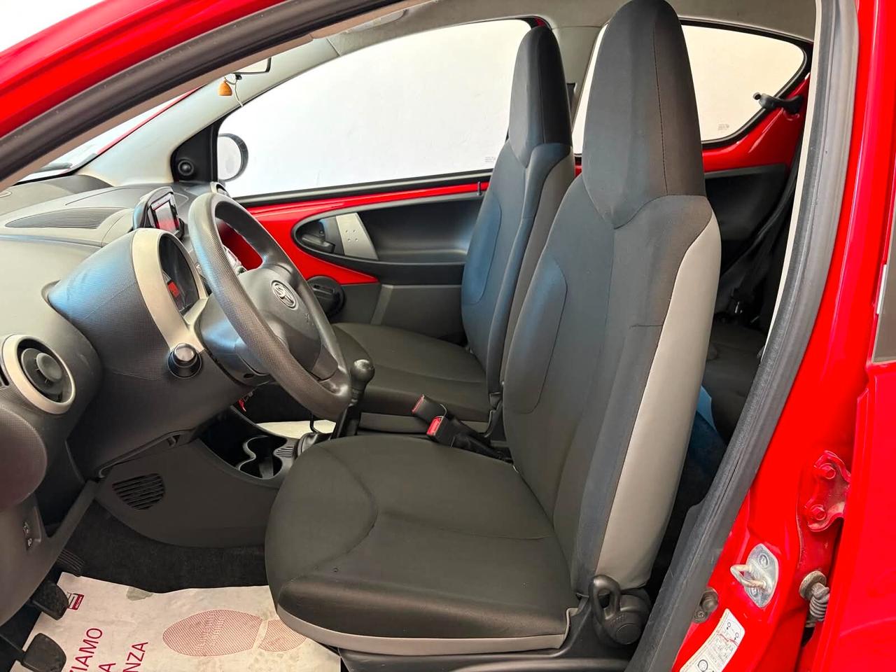 Toyota Aygo 1.0 68Cv Connect Led 12 MESI DI GARANZIA