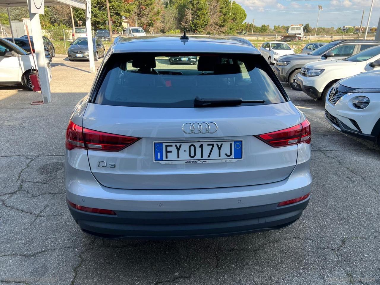 AUDI Q3 35 TDI S tronic Business Advanced