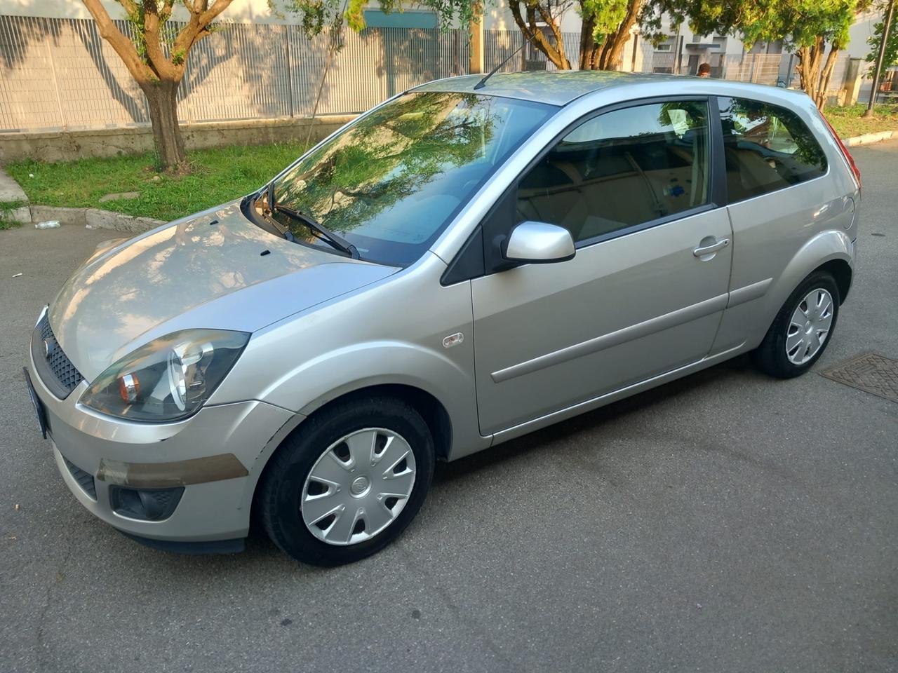 Ford Fiesta 1.4 16V 3p. Ghia