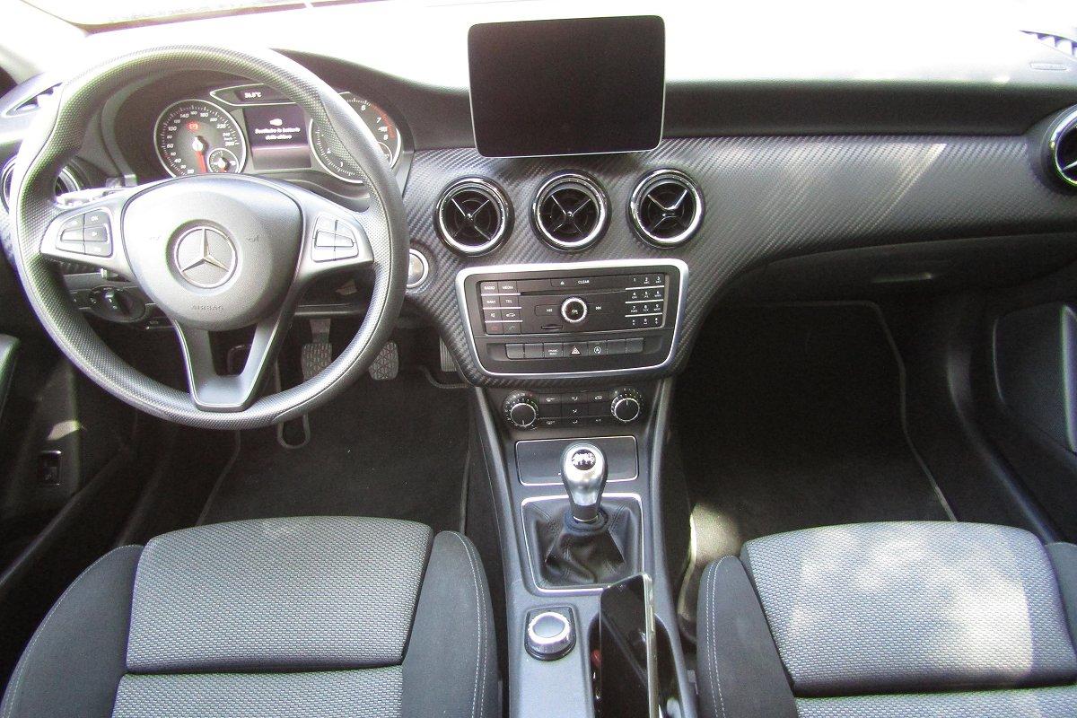 MERCEDES GLA 180 Business