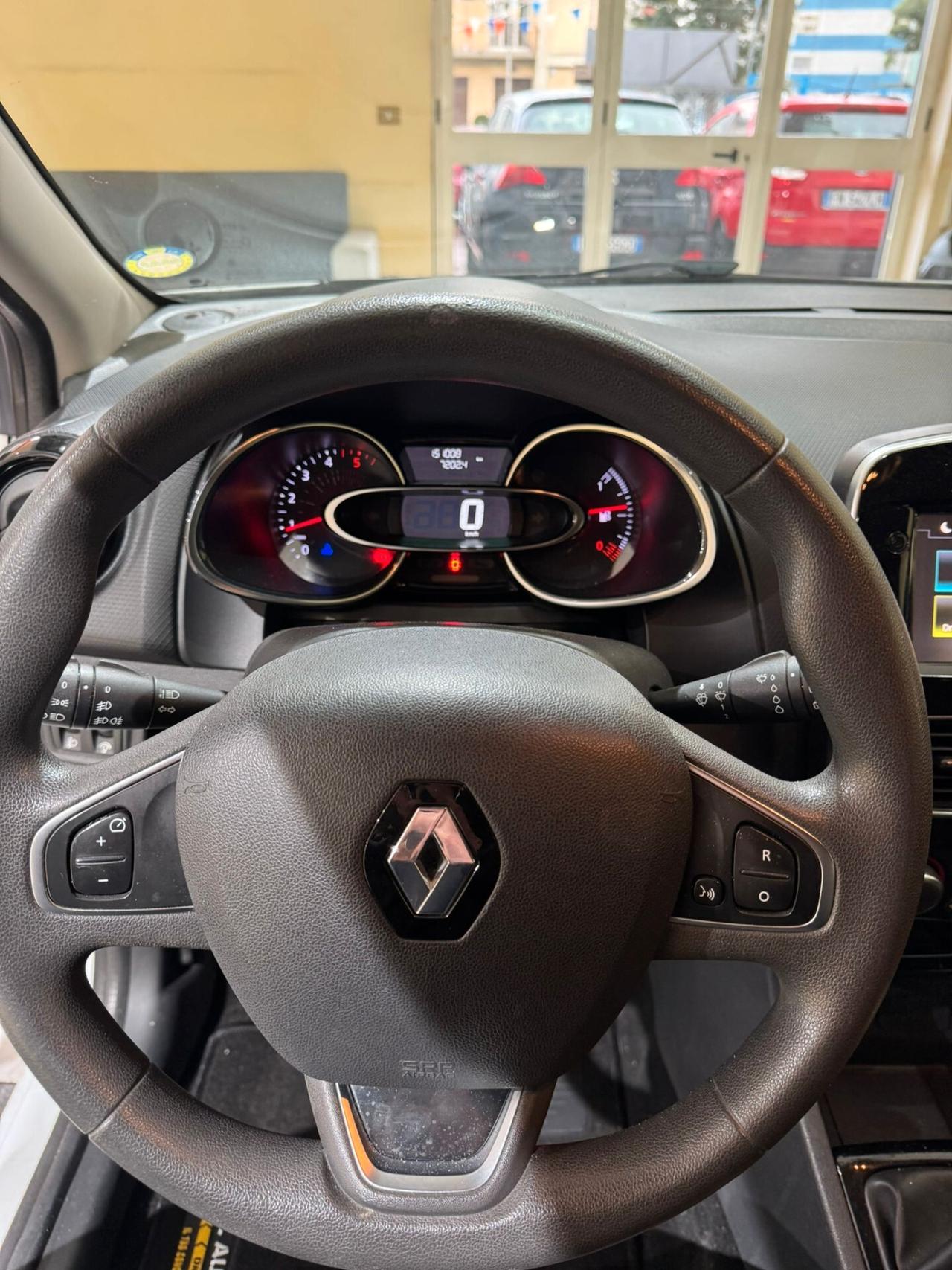 Renault Clio dCi 8V 75 CV 5 porte Moschino Intens