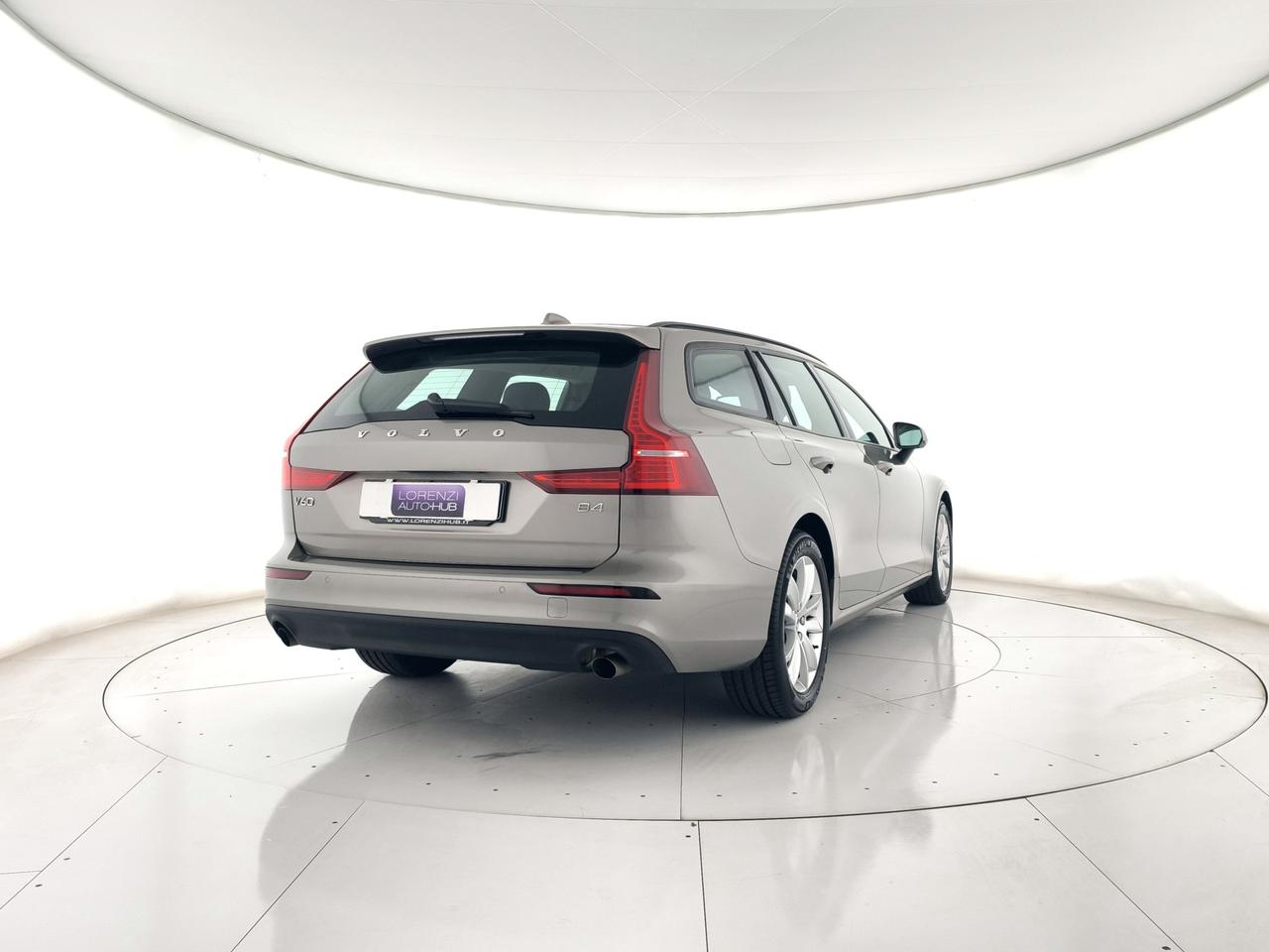 VOLVO V60 2.0 b4 Momentum Business auto NEOPATENTATI+C17"