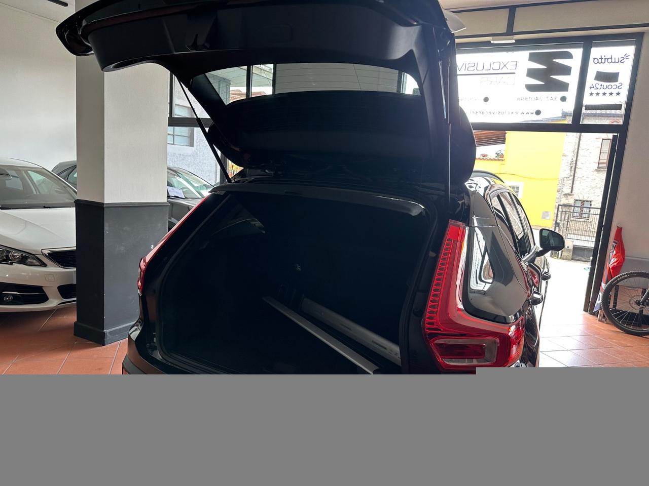 VOLVO XC40 D3 Business GANCIO TRAINO